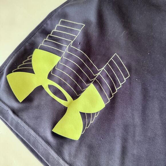 Under Armour Shorts - Picture 2 of 5